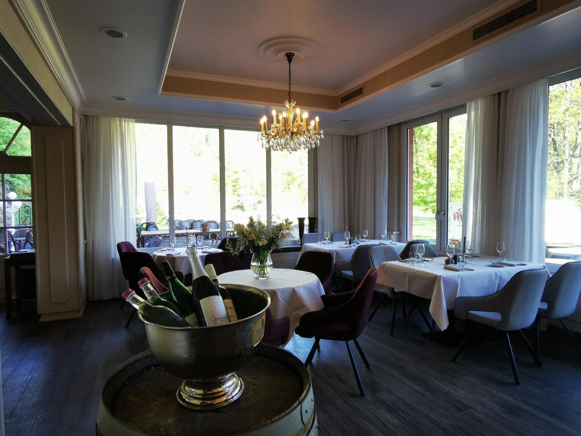 Hotel Alte Muehle Бад-Бертріх Екстер'єр фото